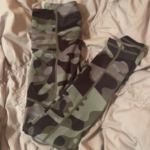 Zyia Green Camo Pocket Light n Tight Hi-Rise 7/8 24"